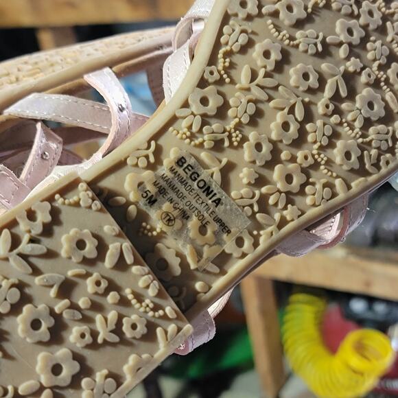 Pink Shimmery Pink Gladiator Sandals EDL Presents Girl Pop Sz 5 - Picture 3 of 5